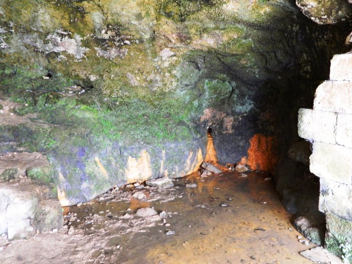 Figure 4 : Intérieur de la « grotte de Charles VII » à Rions (© Galey A., BRGM, 2012)