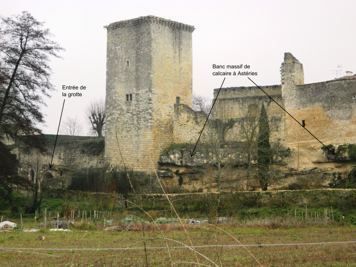 Figure 1 : La citadelle de Rions sur les calcaires à Astéries (© Galey A., BRGM, 2012)