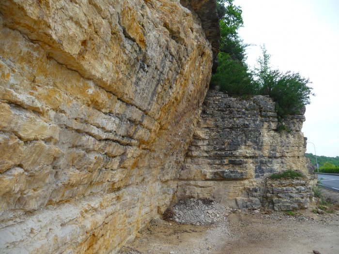 Figure 3 : Faille décrochante affectant les marno-calcaires du Kimméridgien supérieur (Platel JP., 2013)